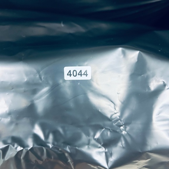 NWOT QUINCE Premium Down Alternative Pillow Soft Standard 4044 - Picture 11 of 11